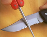Revoluční přípravek na ostření zubovitých částí ostří nožů 